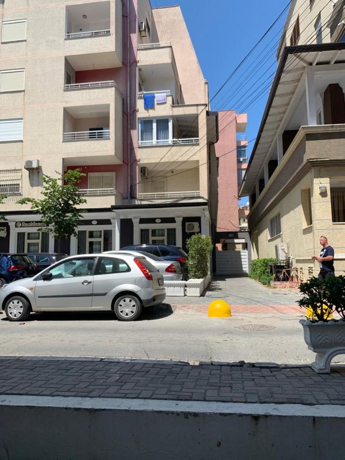 Royal Apartament Дуррес Екстер'єр фото