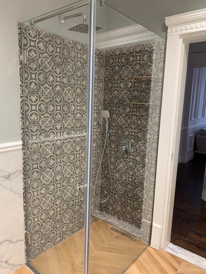 Royal Apartament Дуррес Екстер'єр фото