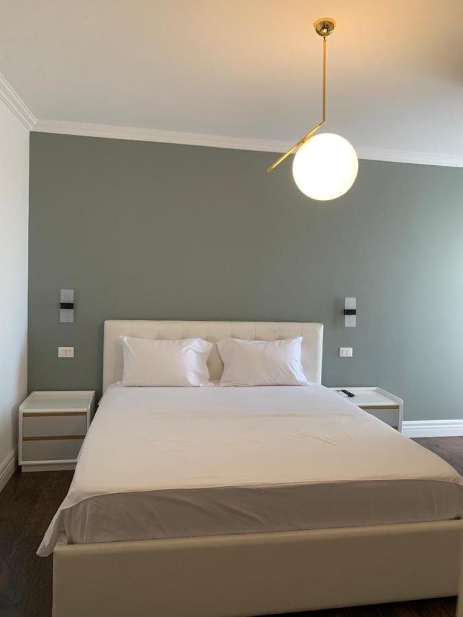 Royal Apartament Дуррес Екстер'єр фото